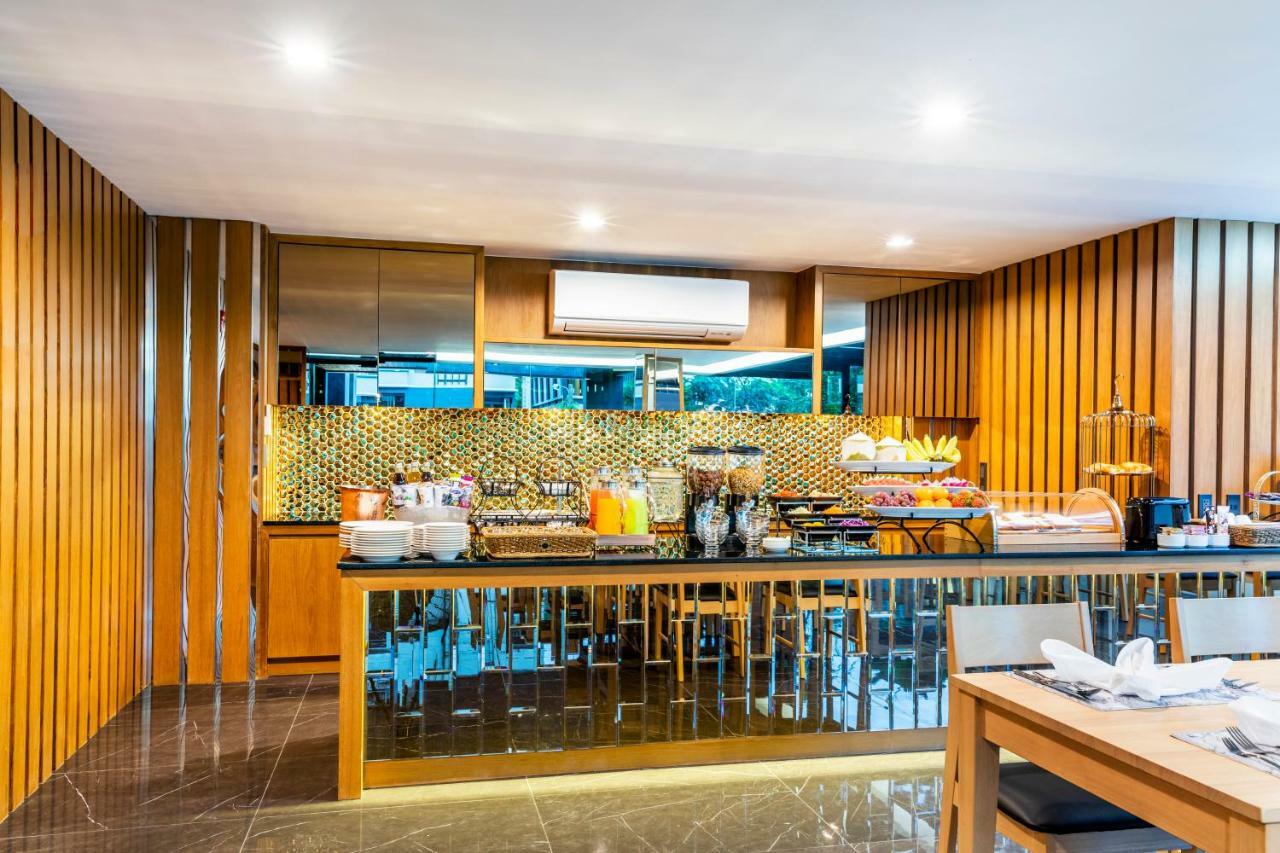 The Grand Sala Thai Банкок Екстериор снимка